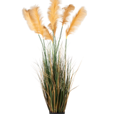 Een zwarte pot bevat Kunst Pampasgras 150 cm brandvertragend, met hoge groene kunstgras en geelbruine pluimen gerangschikt voor een natuurlijke decoratieve look.