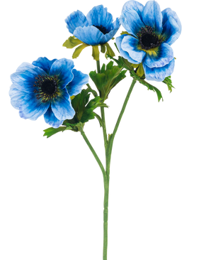 De Kunstbloem Anemone dubbel 56 cm blauw heeft een enkele groene steel met drie blauwe anemoonbloemen en verschillende groene bladeren, afgebeeld tegen een effen witte achtergrond.