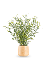 De Kunstplant Bamboe 43 cm heeft groenbladige bamboe met slanke stengels in een lichte houten pot, tegen een effen witte achtergrond.