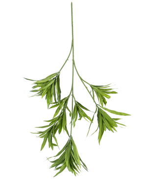 De Kunstplant Dracaena Reflexa spray 86 cm FR is een enkele groene kunststengel met meerdere lange, smalle bladeren die zich vertakken, tegen een effen witte achtergrond.