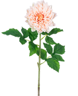 De Kunst Georgine Real Touch Lichtroze 70cm heeft een enkele lichtroze dahlia met gelaagde bloemblaadjes en een geel hart op een lange groene steel met verschillende grote, gekartelde groene bladeren.