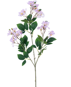 Een enkele Kunstbloem Lagerstroemia 92 cm paars met trossen lichtpaarse bloemen en meerdere groene bladeren, tegen een effen witte achtergrond.