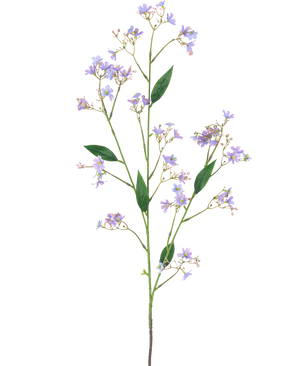 De Kunsttak Daphne Spray 108 cm paars heeft een lange groene stengel met meerdere takken, elk versierd met kleine paarse bloemen en groene bladeren, tegen een effen witte achtergrond.