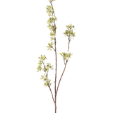 De Kunstbloem Bloemen 102 cm groen heeft een enkele hoge steel met meerdere dunne uitlopers, versierd met trosjes kleine witte en lichtgroene bloemen, tegen een effen witte achtergrond.