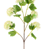 De Kunstbloem Sneeuwbal 94 cm groen heeft een enkele kunststengel met trosjes lichtgroene, hortensia-achtige bloemen en enkele groene bladeren, afgebeeld tegen een witte achtergrond.