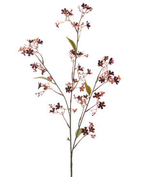 De Kunstbloem Daphne 108 cm bordeaux heeft een enkele stengel met meerdere dunne takken, kleine donkerpaarse en roze bloemen met een geel hart en een paar groene bladeren tegen een effen witte achtergrond.