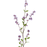 De Kunstbloem Bloemen 119 cm paars heeft een hoge, slanke tak met trossen kleine paarse bloemen en groene bladeren, perfect om elke ruimte op te fleuren.
