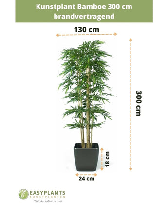 Kunstplant Bamboe 300 cm brandvertragend in een zwarte pot (300 cm hoog, 130 cm breed; pot: 24 cm breed, 18 cm hoog). Tekst en meetpijlen geven duidelijk de afmetingen van deze stijlvolle kunstplant aan.