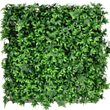 De Kunsthaag Klimop 50x50 cm UV is een vierkant paneel dicht bedekt met levendige groene kunstmatige klimopbladeren, die een weelderige, natuurlijke uitstraling geven tegen elke effen achtergrond.