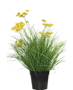 De Kunst Grasplant Asteraceae 50 cm brandvertragend heeft lange, dunne groene bladeren en kleine gele bloemen in een zwarte pot, die een groene uitstraling-perfect kunstgras in huis biedt tegen een effen witte achtergrond.