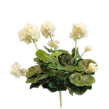 De Kunst Geranium 40 cm wit heeft levensechte witte bloemen en weelderige groene bladeren - perfect om tijdloze elegantie toe te voegen aan je kunstplant- of kunstbloemencollectie.