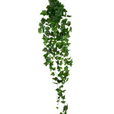De Kunst Klimop 130 cm groen is een hangende kunstklimop met trapsgewijze groene bladeren tegen een effen witte achtergrond.